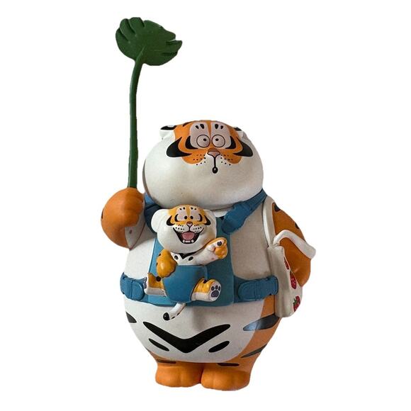 Funsim I’m Not Fat Tiger Pangs Loving Father Faithful Son Series “Super Daddy” - Picture 2 of 9